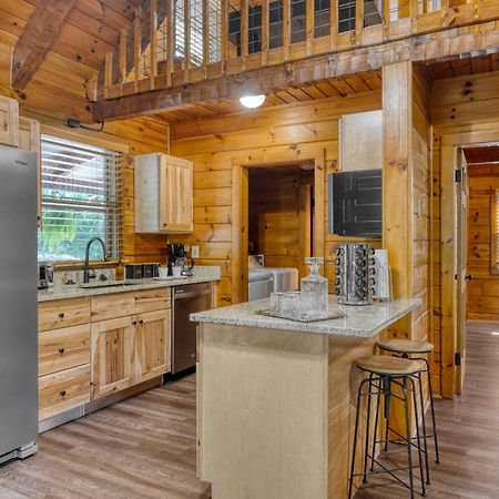Dudley I By Avantstay Cosy Cabin W Hot Tub Incredible Views Pigeon Forge Exteriör bild
