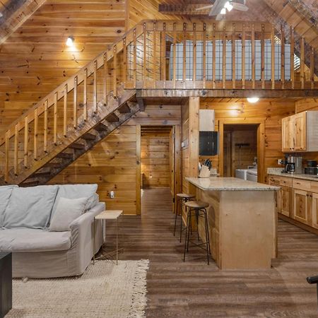 Dudley I By Avantstay Cosy Cabin W Hot Tub Incredible Views Pigeon Forge Exteriör bild